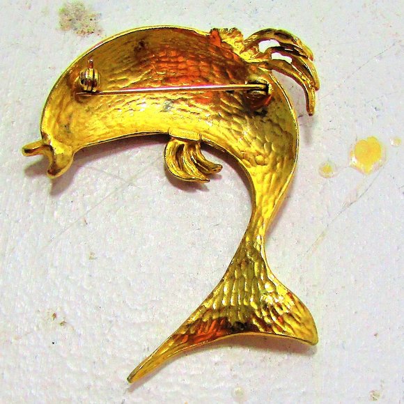 Golden Flopping Fish - Picture 3 of 8